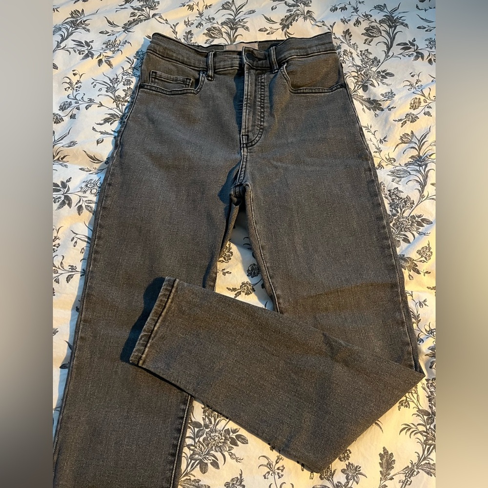 Everlane Authentic High-Rise Skinny Ankle Jean in Washed Black